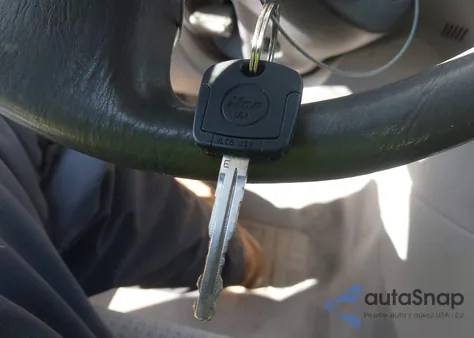 2005 Toyota Corolla Ce z USA, uszkodzony, nr VIN JTDBR32E052064169